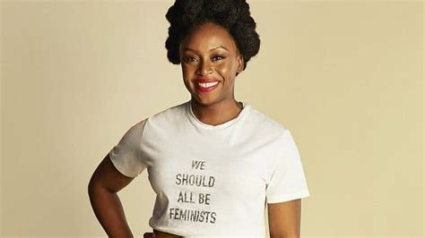 t shirt dior chimamanda